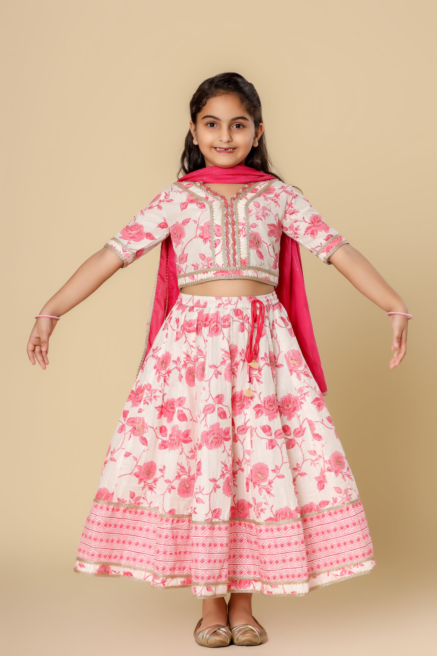 Cutiediva Girls White & Pink Floral Print Lehenga & Choli Set With Dupatta