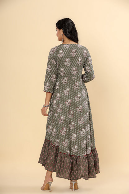 Women Printed Pure Cotton Anarkali Kurta in Green