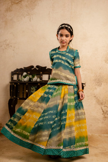 Girls Bandhani Lehenga And Choli Set With Dupatta